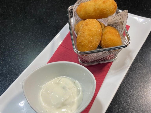 Croquetas de Carne del Puchero con Emulsión de Hierbabuena 