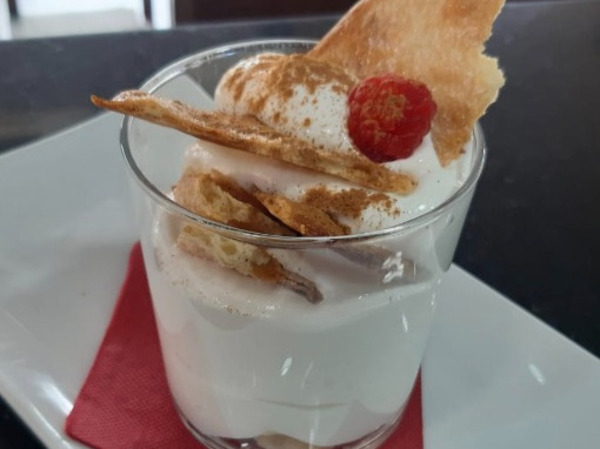 Espuma de Arroz con Leche y Torta de Inés Rosales