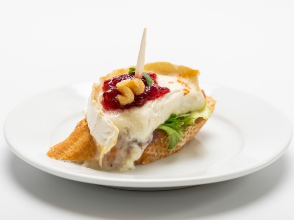 Pincho Queso de cabra con frambuesa