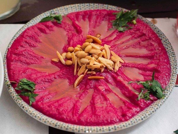 Beetroot hummus