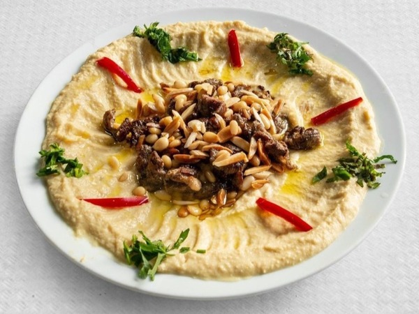 HUMMUS WITH MEAT