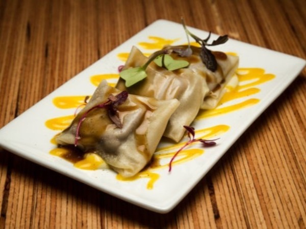 RAVIOLIS DE RABO ENVUELTOS CON PASTA WONTON