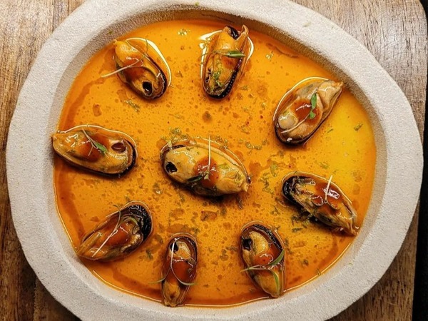 MEJILLONES CON ESCABECHE CASERO