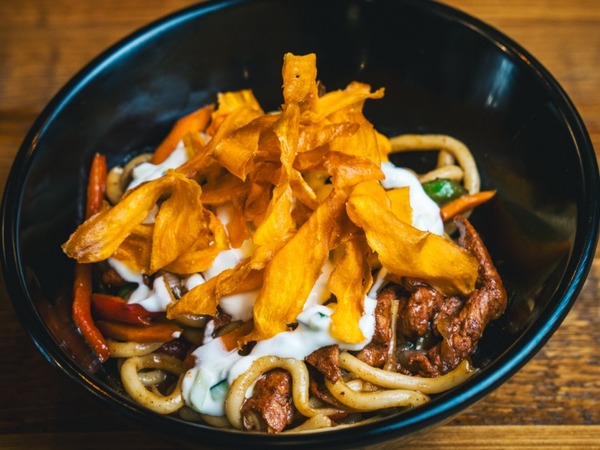 Udon wok com frango Tika masala 