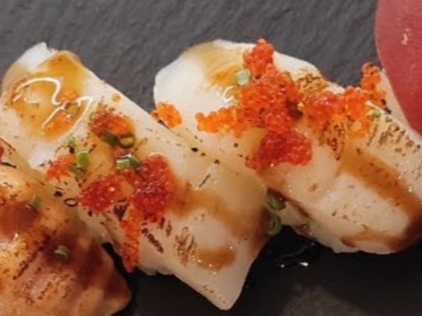 FLAMBEADO SCALLOP NIGIRI