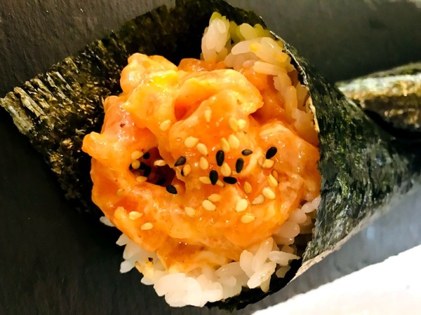 TEMAKI SALMÓN PICANTE