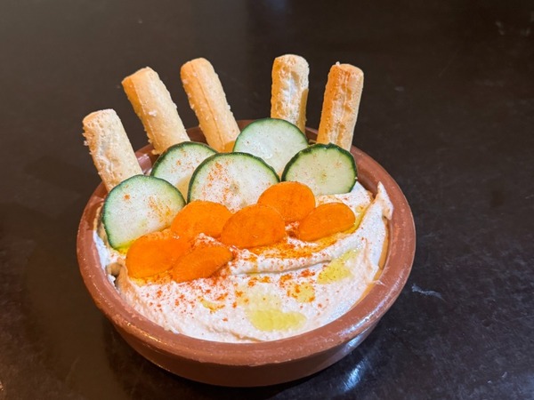 Humus with a vegetable touch