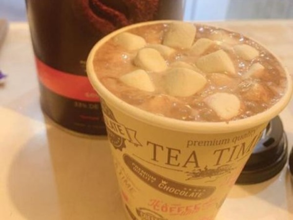 Chocolate caliente con marshmellows